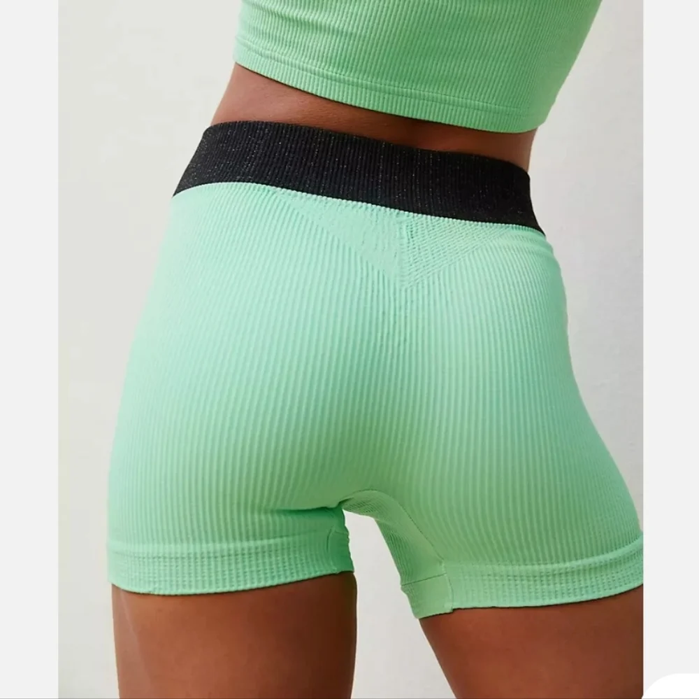 Free People Movement Seamless Prajna biker short M/L‎ - Picture 3 of 6